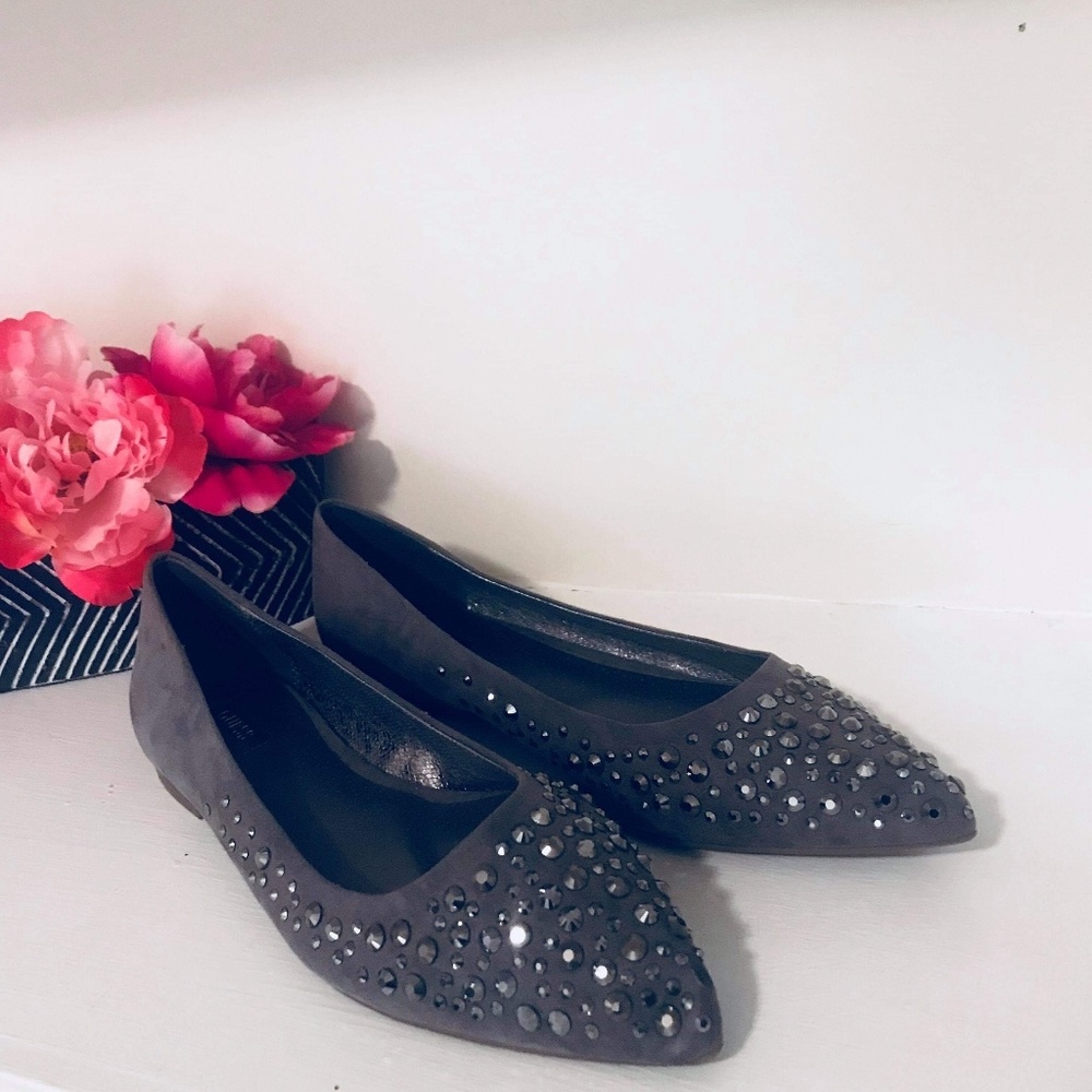 Guess Flats